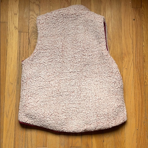 Reversible Sherpa Vest - Picture 4 of 5